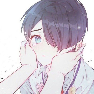 女孩不慎摔坏标本 馆长暖心安抚